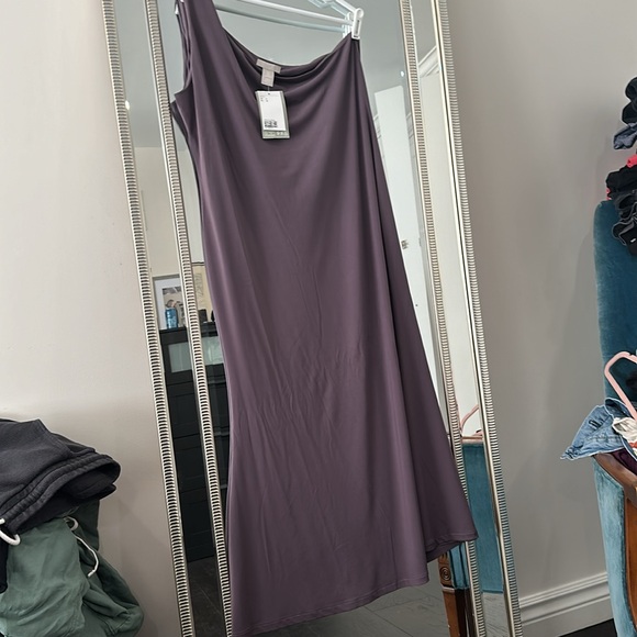 H&M off the shoulder dark purple dress never worn NWT - Picture 3 of 5